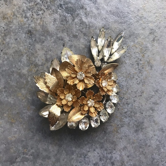 vendome Jewelry - Vendome 3D Flower Ice Rhinestone Brooch Gold